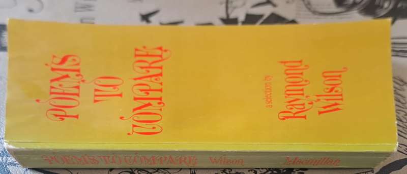 Poems to compare - Raymond Wilson (paperback)