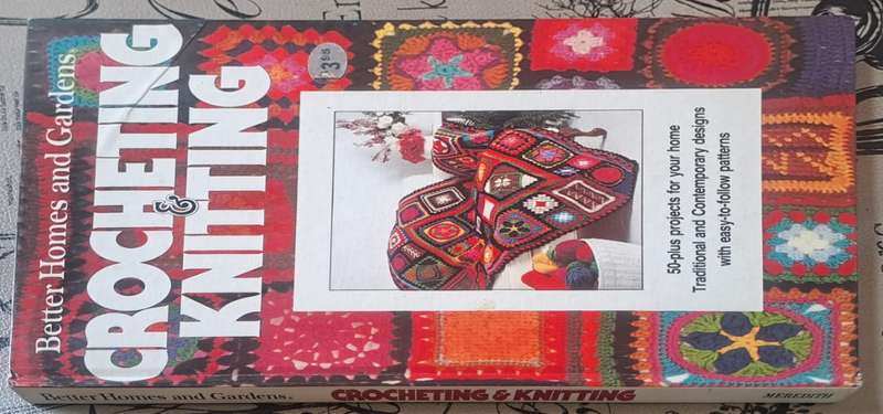 Crocheting & knitting - Meredith (hard cover with no dj)