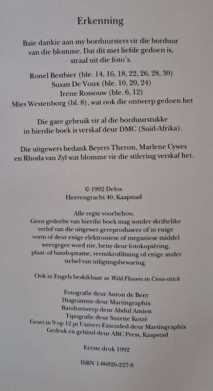 Inheemse blomme in kruissteek - Roza Oberholster (paperback)