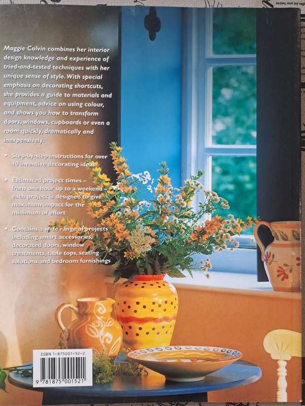 Touches of style - Maggie Colvin (paperback)