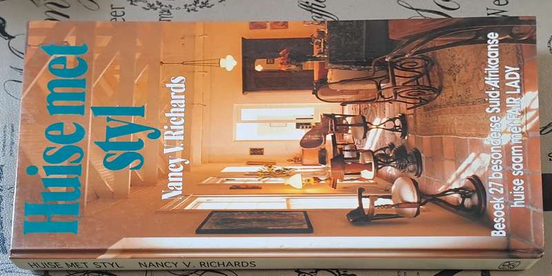 Huise mer styl - Nancy V. Richards (hard cover with no dj)