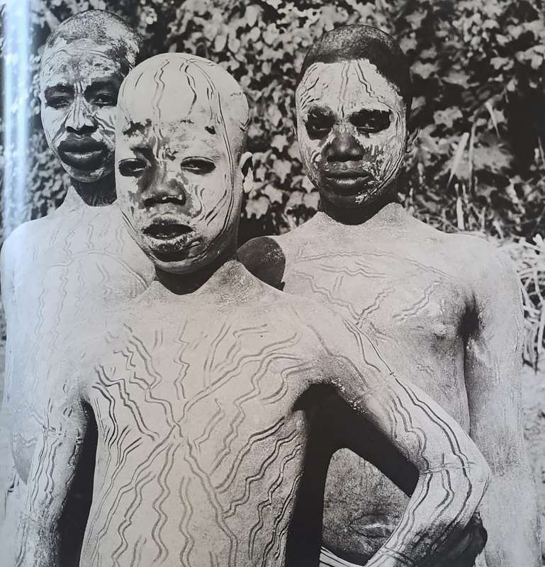 Portraits in Africa - Hector Acebes (hard cover with dj)