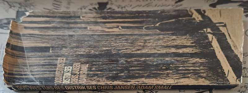 Oos wes tuis bes distrik ses - Chris Jansen & Adam Small (hard cover with dj)