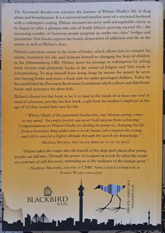 The pavement bookworm - Philani Dladla (paperback)