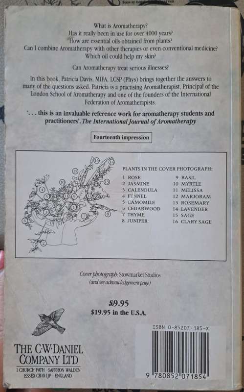 Aromatherapy AN A-Z - Patricia Davis (paperback)