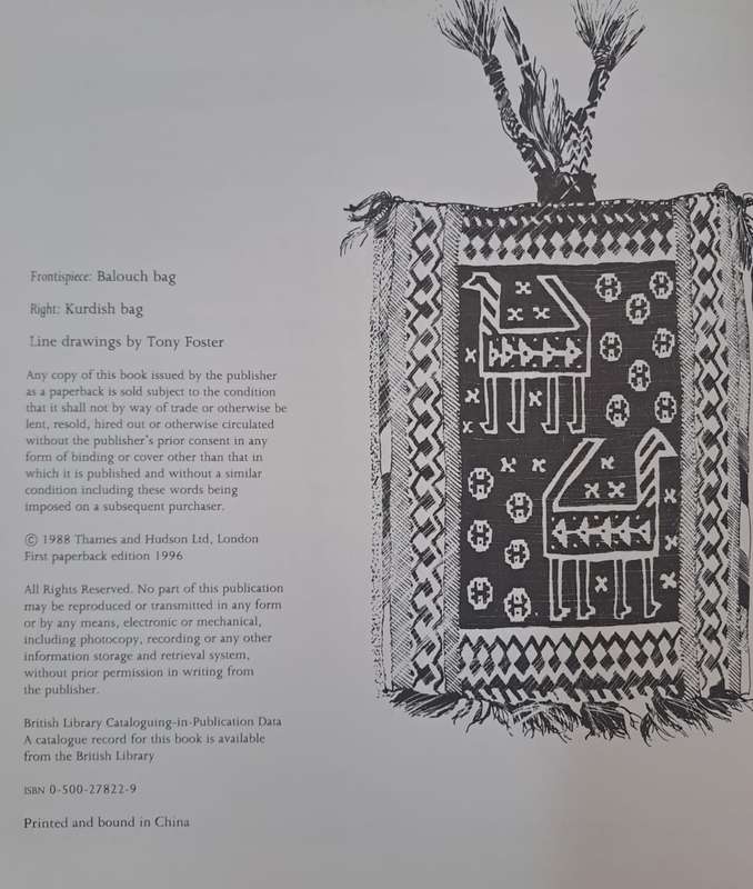 Living with kilims - Alastair Hull (paperback)