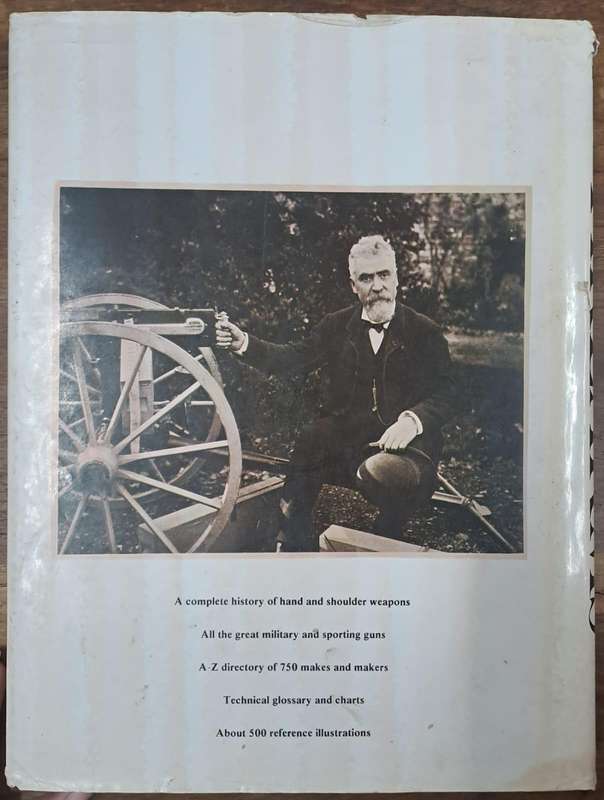 The illustrated encyclopedia of firearms - Ian V. Hogg ( Hard cover with no dj)