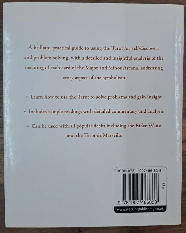 The essential guide to the tarot - David Fontana (paperback)