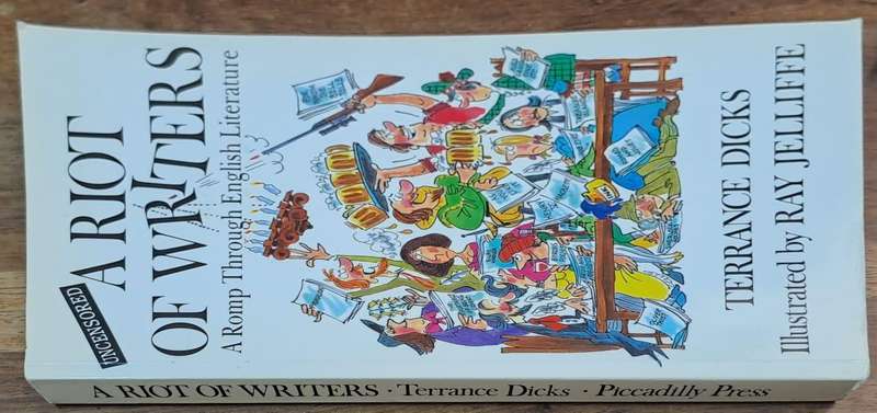 A riot of writers - Terrance Dicks (paperback)