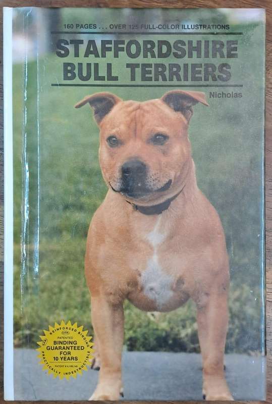 Staffordshire bull terriers - Anna Katherine Nicholas  (Hard cover)