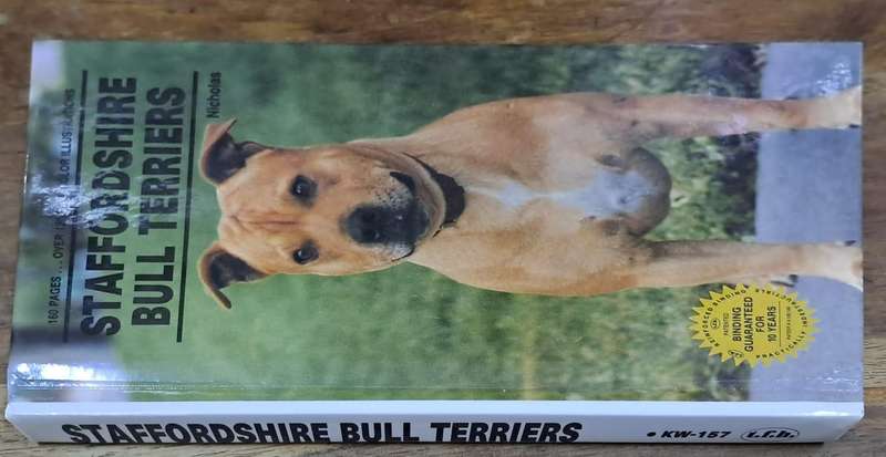 Staffordshire bull terriers - Anna Katherine Nicholas  (Hard cover)