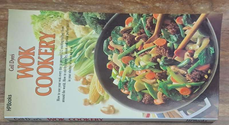 Wok cookery - Ceil Dyers (paperback)