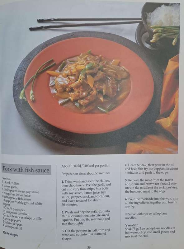 The complete book of wok & stir fry cooking - Angelika Ilies (Hard cover with dj)