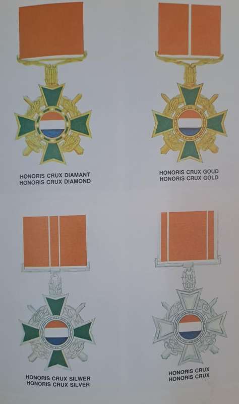 Honoris Crux 2 - At van Wyk (Hard cover with dj)
