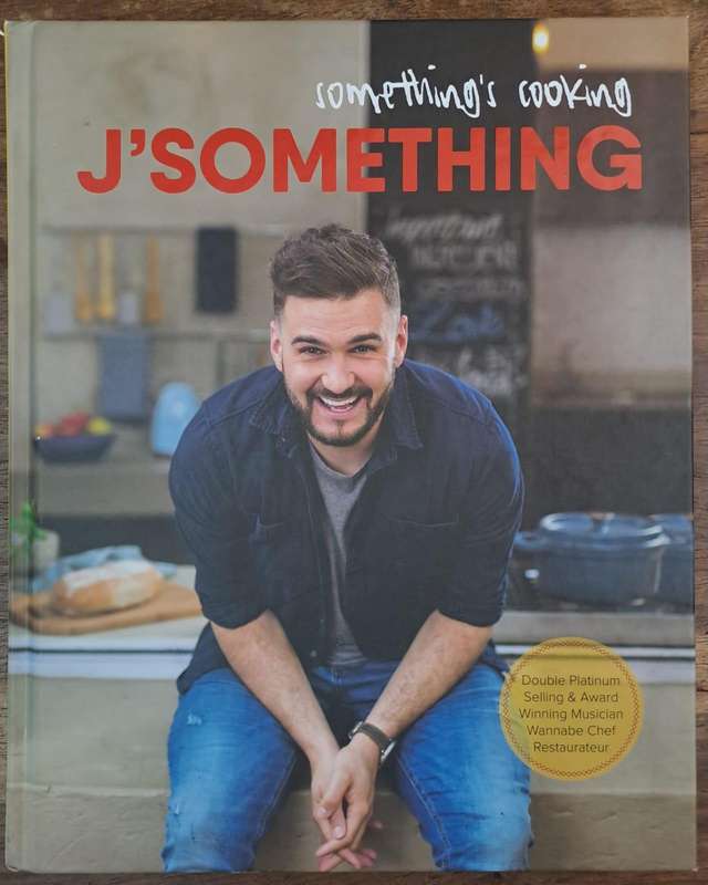 Something's cooking J'Something (Hard cover)