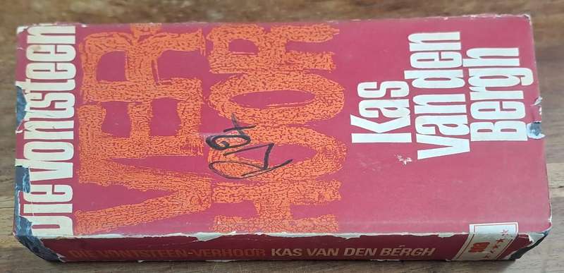 Die vontsteen verhoor - Kas van den bergh (Hard cover with no dj)