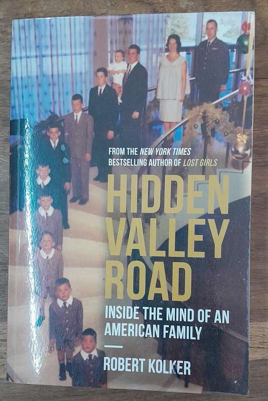 Hidden Valley Road - Robert Kolker (Paperback book with no dj)