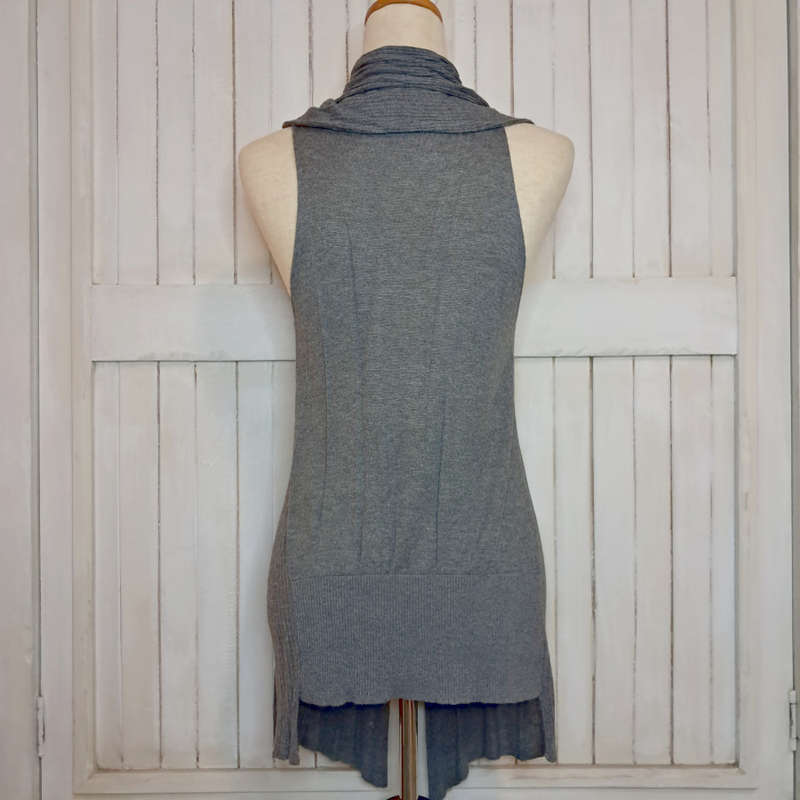 ANN TAYLOR (LOFT) WATERFALL-STYLE SLEEVELESS CARDIGAN/GILET - GREY