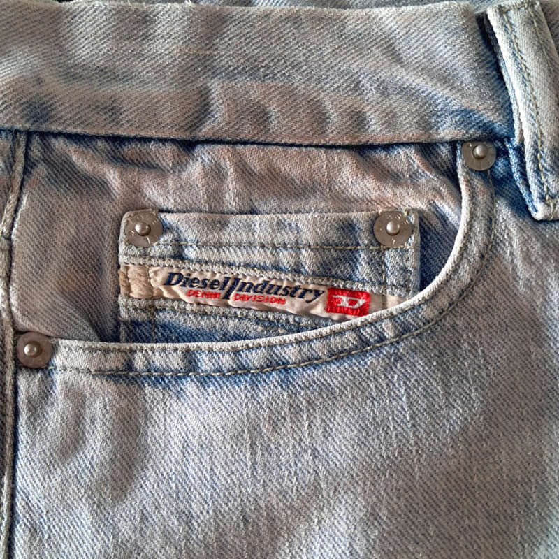 DIESEL LOW-RISE BOOTLEG JEANS W31 - LIGHT WASH