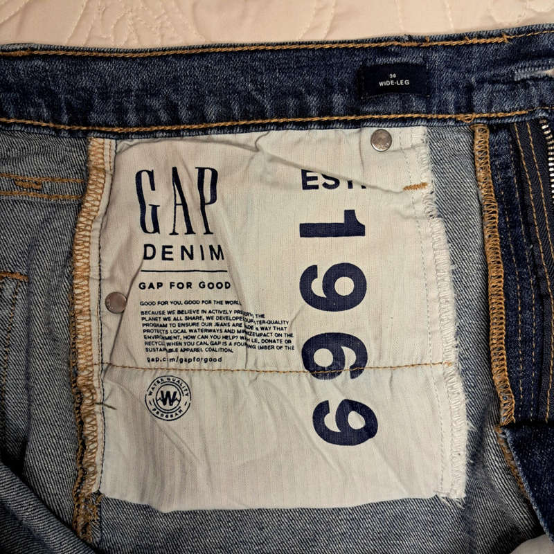 GAP HIGH RISE WIDE-LEG JEANS - MEDIUM INDIGO WASH