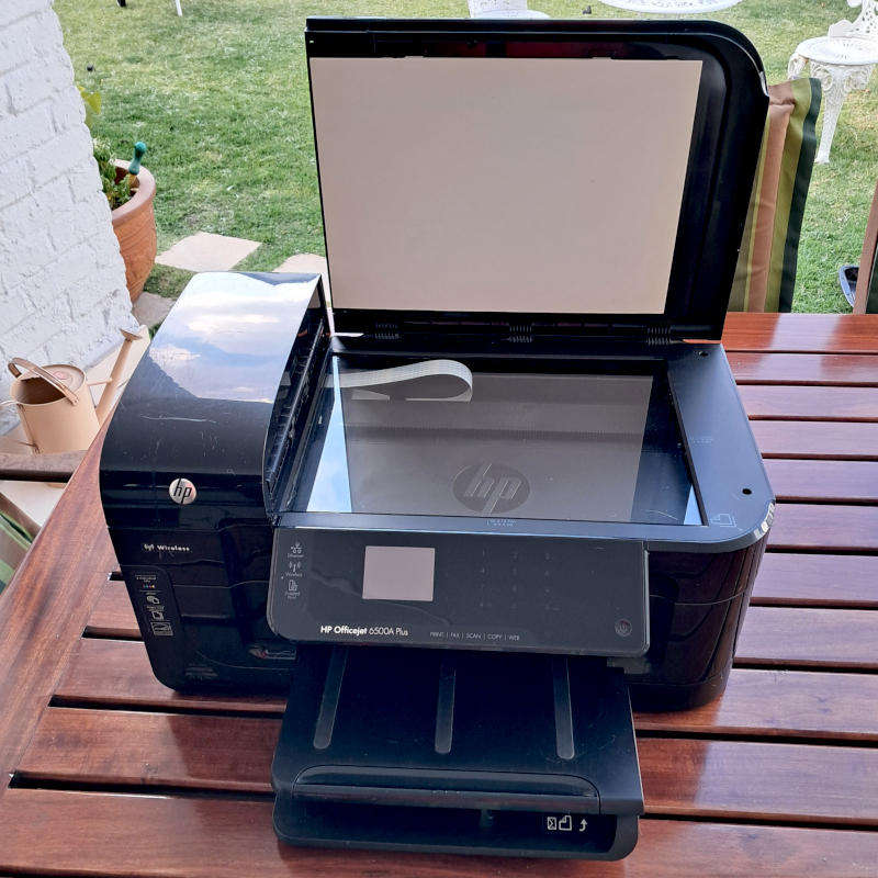 HP OFFICEJET 6500A PLUS PRINTER & SCANNER (DAMAGED - FOR SPARES OR REPAIR)