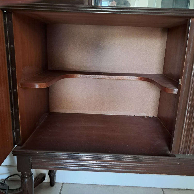 LIQUOR/DRINKS CABINET