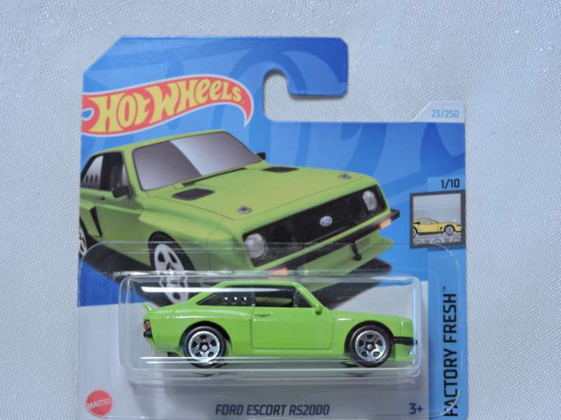 Hot Wheels FORD Escort RS2000 ( Lime Green ) Short Card .