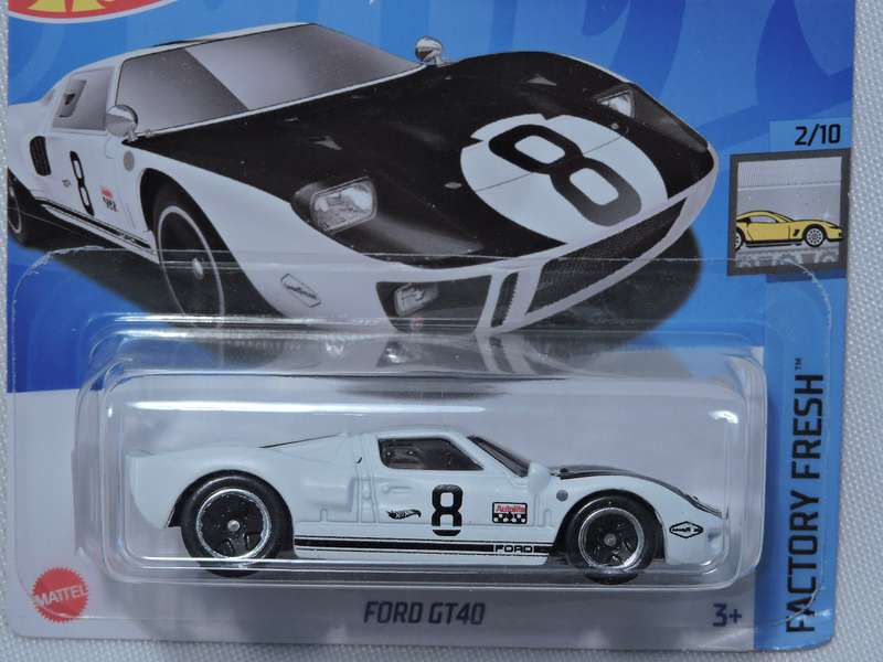 Hot Wheels FORD GT40 ( White #8 ) Short Card .