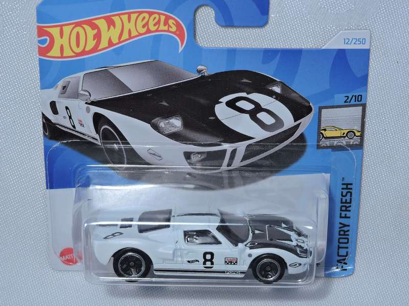 Hot Wheels FORD GT40 ( White #8 ) Short Card .