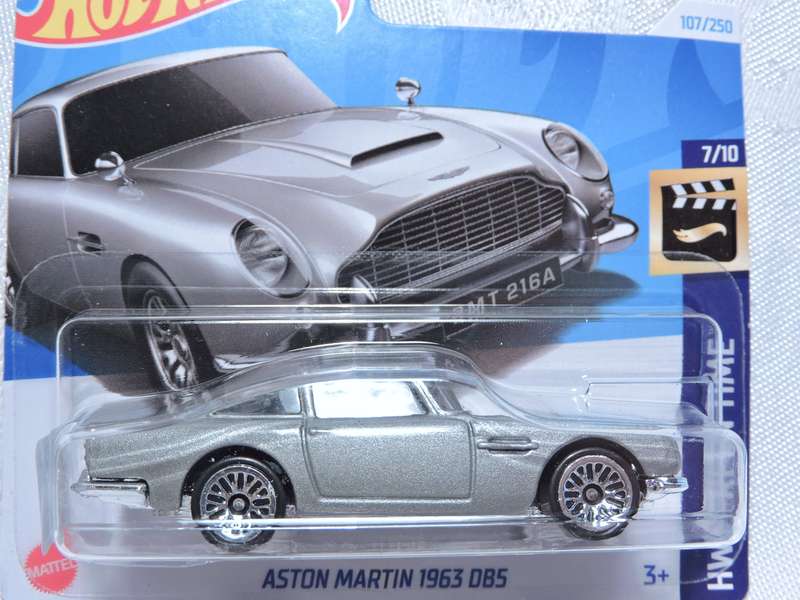 Hot Wheels ASTON MARTIN DB5 ( Silver ) James Bond 007 Goldfinger  Short Card