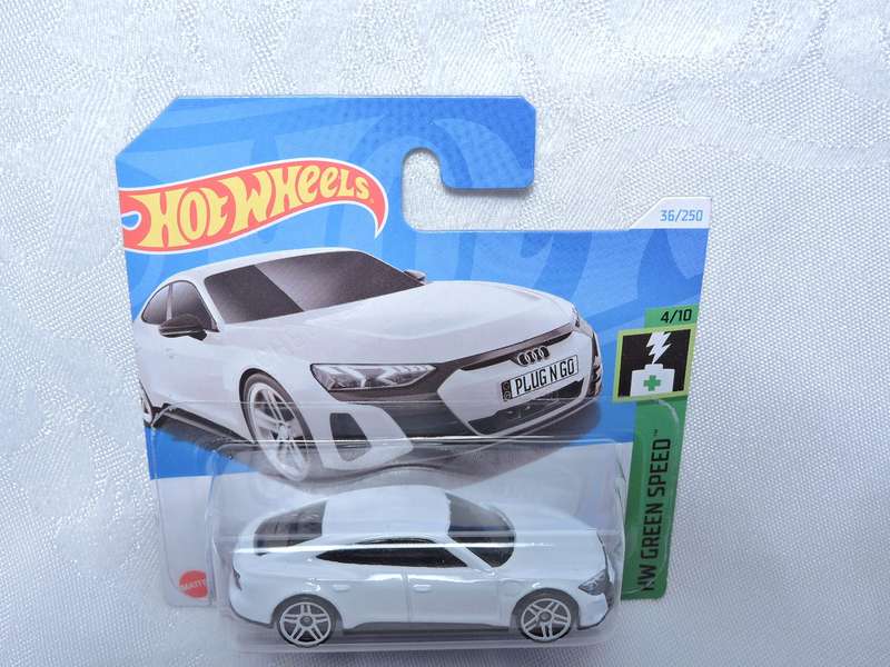 Hot Wheels AUDI RS E-Tron( White )   Short Card