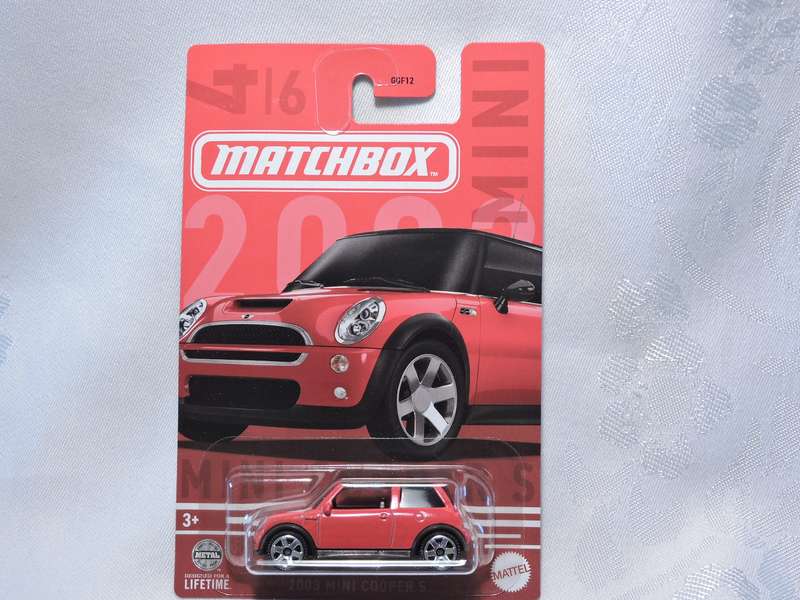 Matchbox MINI Cooper S ( Red ) Card 4/6 Like Hot Wheels