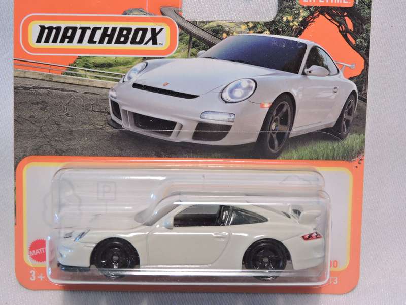 Matchbox PORSCHE 911 GT3  ( White )  Like Hot Wheels
