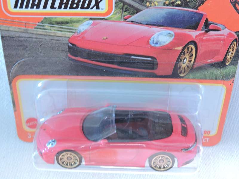 Matchbox PORSCHE 911 CARRERA CABRIOLET  ( Red )  Like Hot Wheels