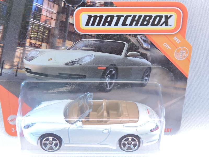 Matchbox PORSCHE 911 CARRERA CABRIOLET  ( White )  Like Hot Wheels