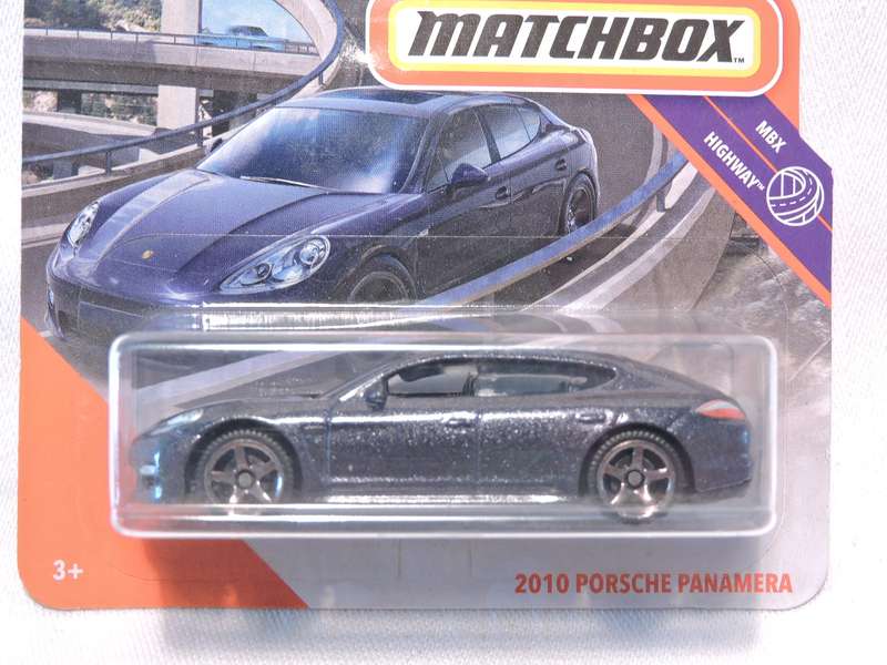 Matchbox PORSCHE PANAMERA  ( Gun metal Grey )  Like Hot Wheels