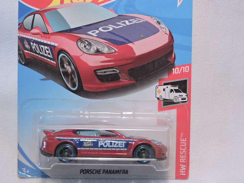 Hot Wheels PORSCHE PANAMERA ( Red Polizei ) Long Card