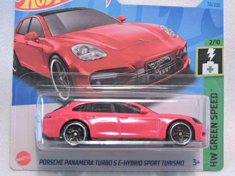 Hot Wheels PORSCHE PANAMERA TURBO S E HYBRID SPORT TURISMO ( Red )
