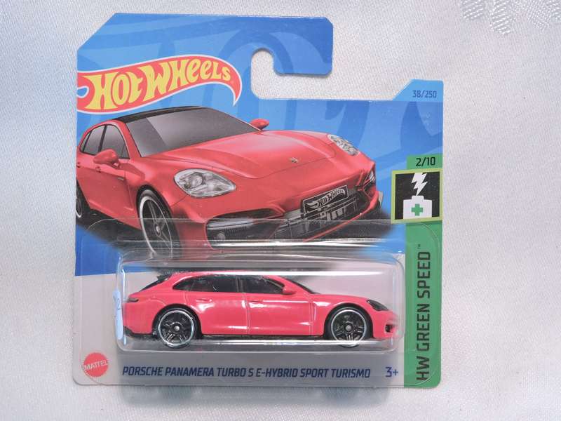 Hot Wheels PORSCHE PANAMERA TURBO S E HYBRID SPORT TURISMO ( Red )