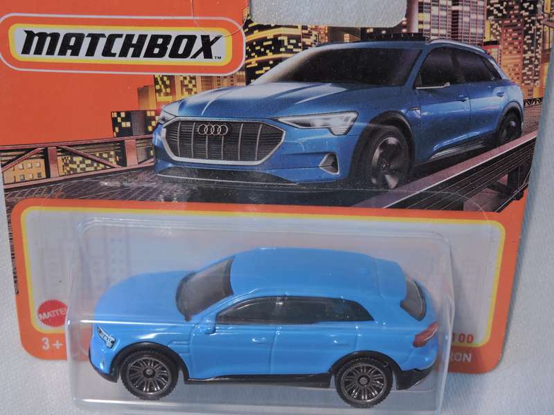 Matchbox AUDI E-TRON ( Blue )  Like Hot Wheels