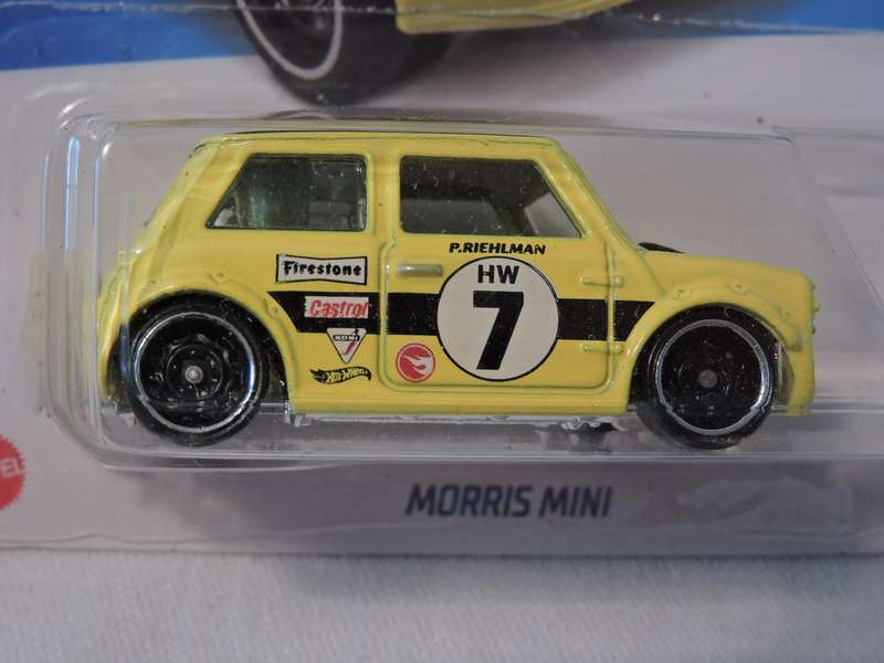Hot Wheels MORRIS MINI  ( Yellow #7 )  TREASURE HUNT