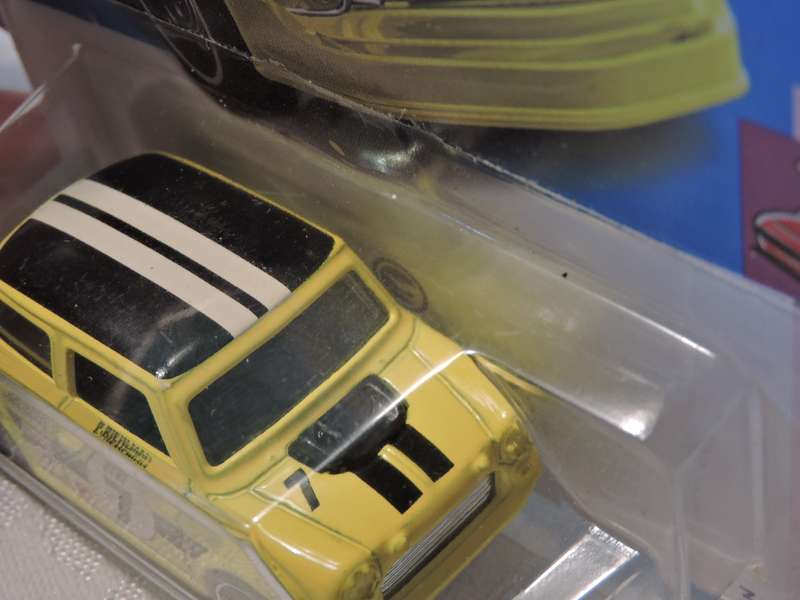 Hot Wheels MORRIS MINI  ( Yellow #7 )  TREASURE HUNT