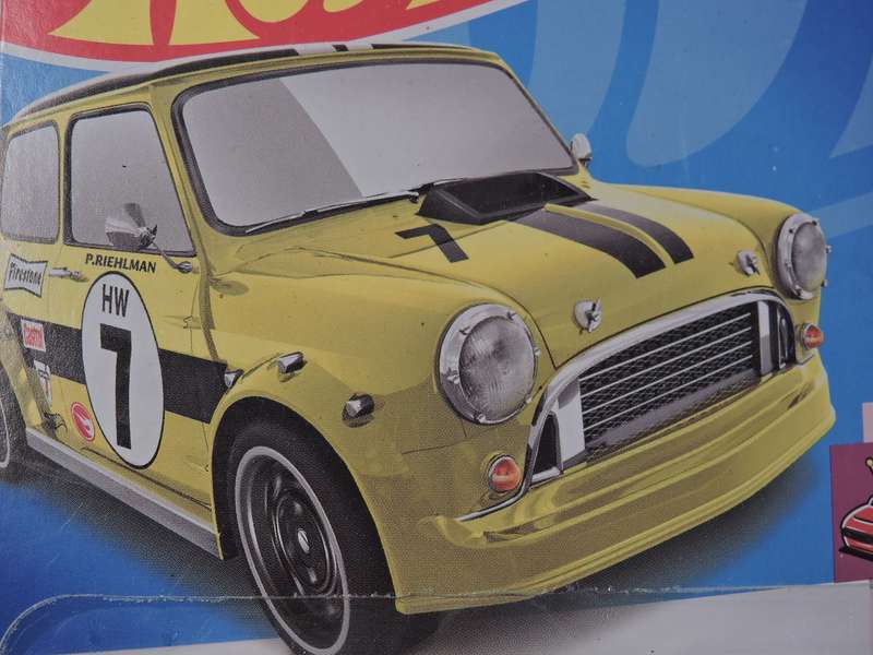 Hot Wheels MORRIS MINI  ( Yellow #7 )  TREASURE HUNT