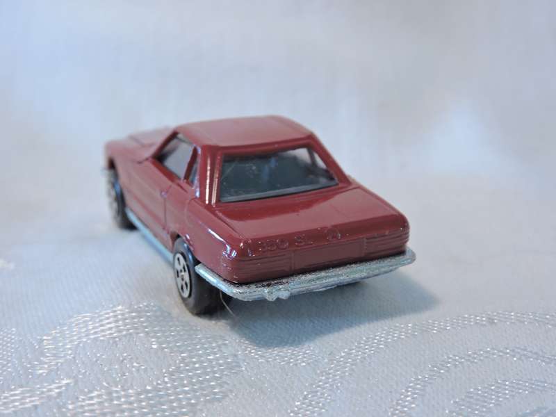 Lintoy MERCEDES BENZ 350SL ( Red ) MINT IN BOX  like Hot Wheels