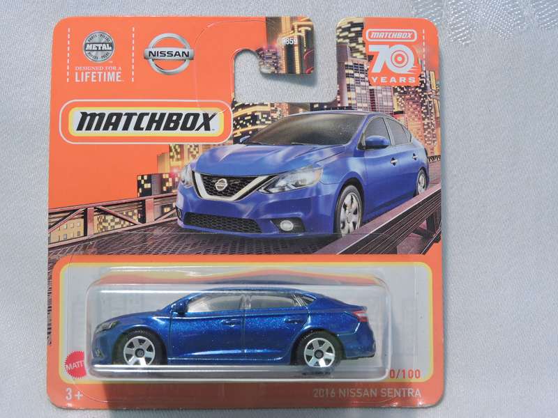 Matchbox NISSAN SENTRA ( Blue )  Like Hot Wheels