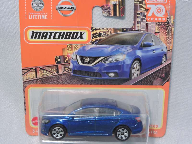 Matchbox NISSAN SENTRA ( Blue )  Like Hot Wheels