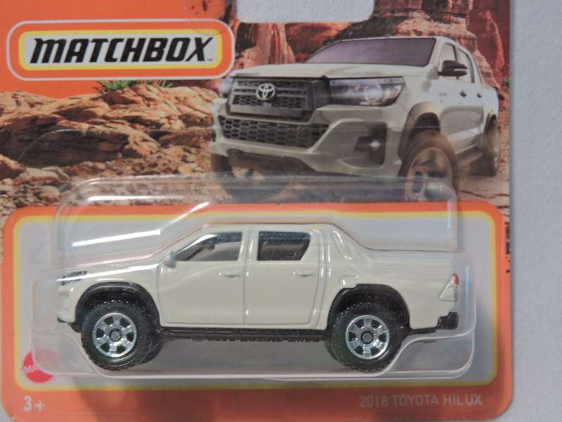 Matchbox TOYOTA HILUX PICK UP  BAKKIE ( White )  Like Hot Wheels