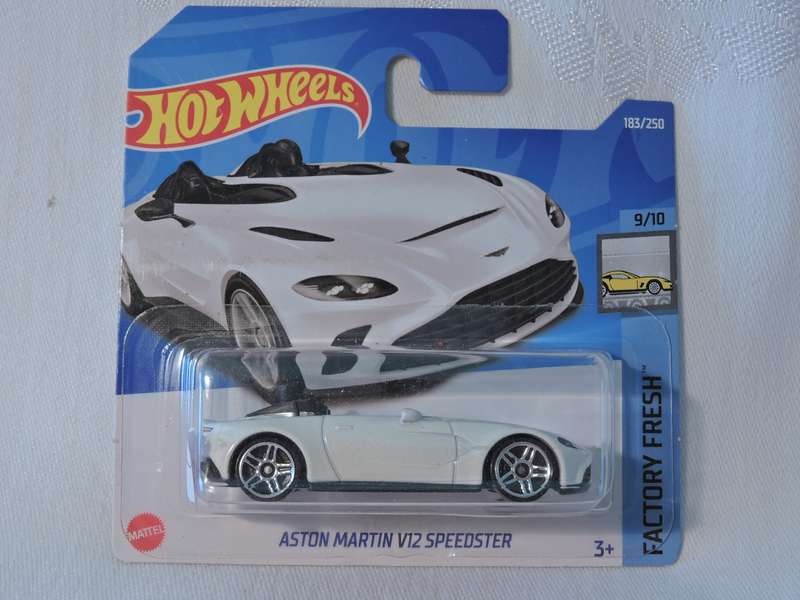 Hot Wheels ASTON MARTIN V12 SPEEDSTER ( White )