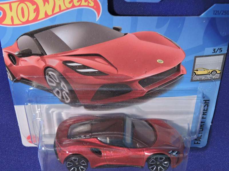 Hot Wheels LOTUS EMIRA  Supercar  ( Red )