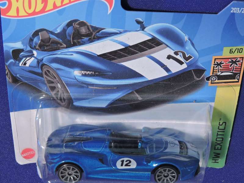 Hot Wheels McLAREN ELVA  Supercar  ( Blue #12 )